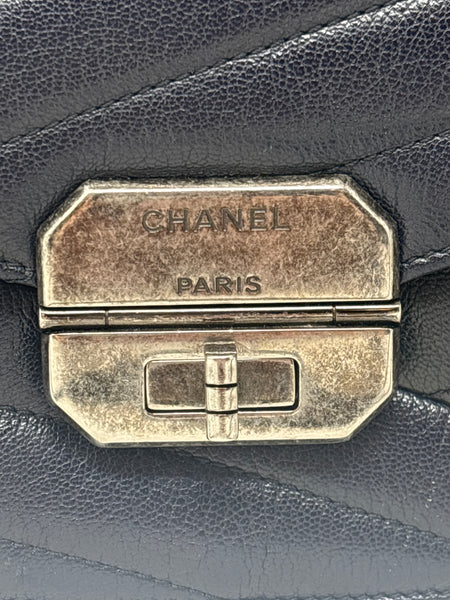 Chanel Goatskin 2.55 Chain Shoulder Bag/Crossbody-Black & Navy