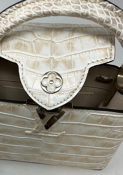LOUIS VUITTON-Capucines-Small
