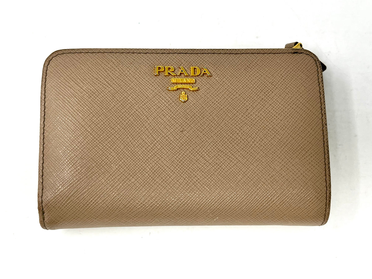 【PRADA】Gold Logo Saffiano Wallet ★送料関税込★追跡可能★ image_d7079ed7-e551-41b4-9d89-