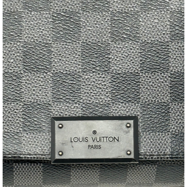 LOUIS VUITTON-Graphite MM District Bag