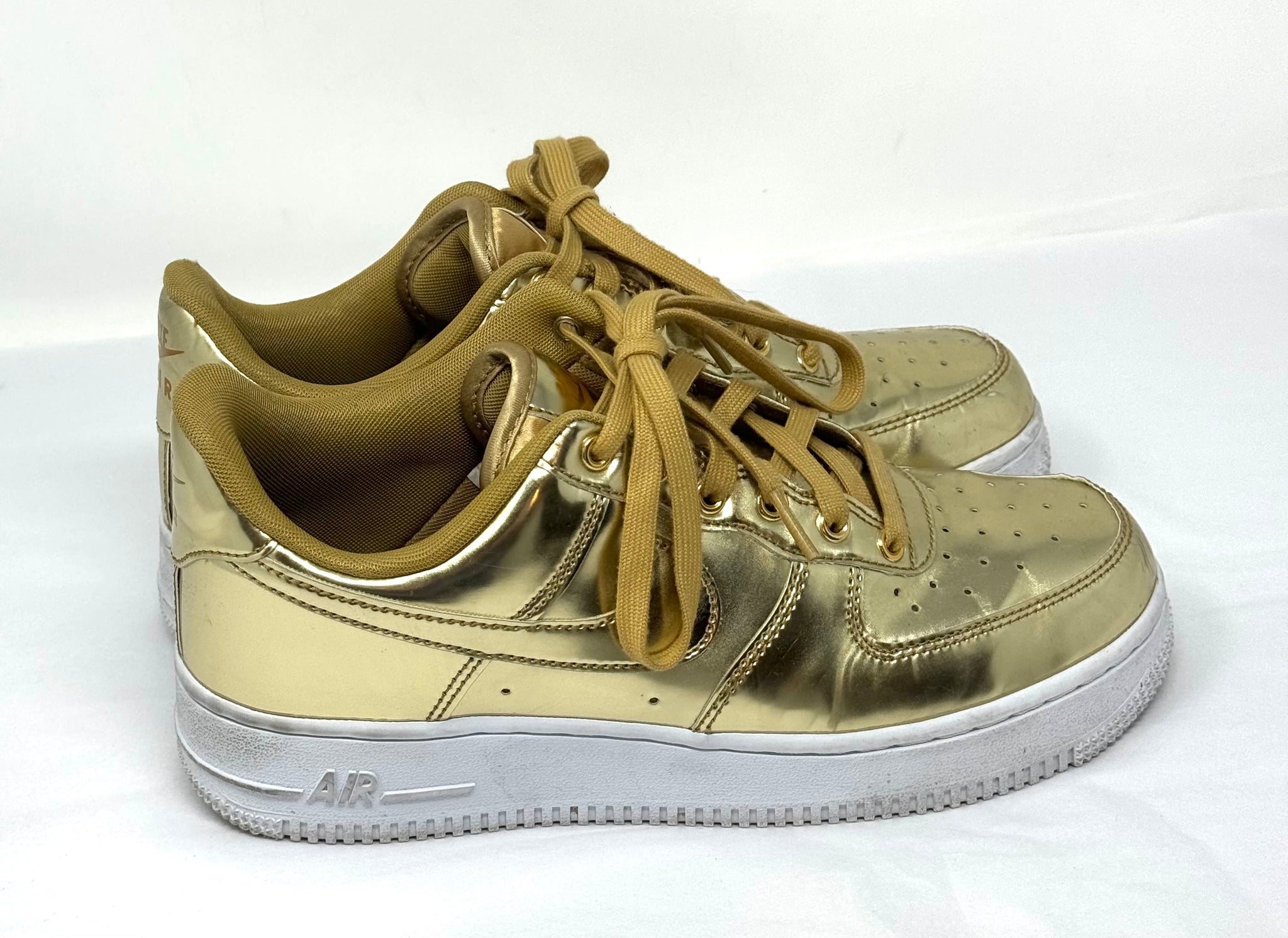 Nike Air Force 1 ゴールド スニーカー NIKE-Gold Air Force One Sneaker's-Size 8 – Closet NV Shop