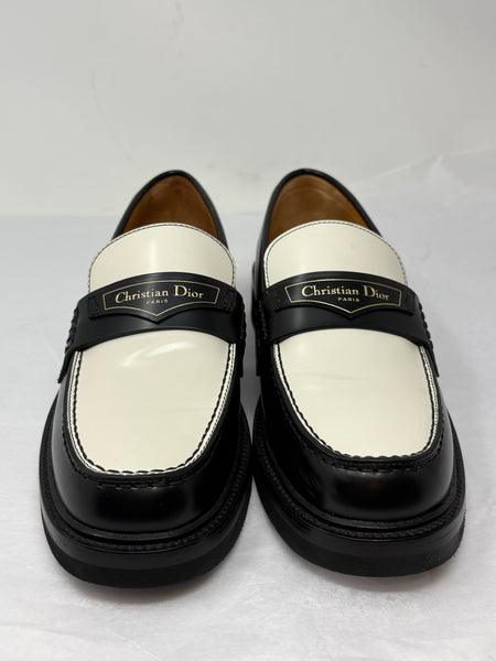 Dior-Preloved-Black/White Spectator Loafers