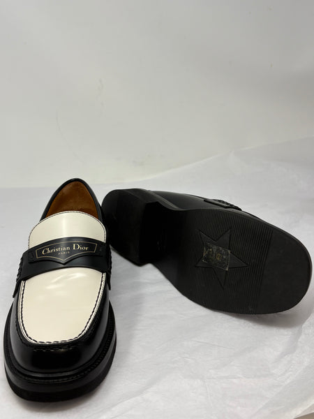 Dior-Preloved-Black/White Spectator Loafers