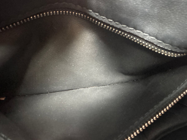 Bottega Veneta black padded Cassette crossbody - Size Medium