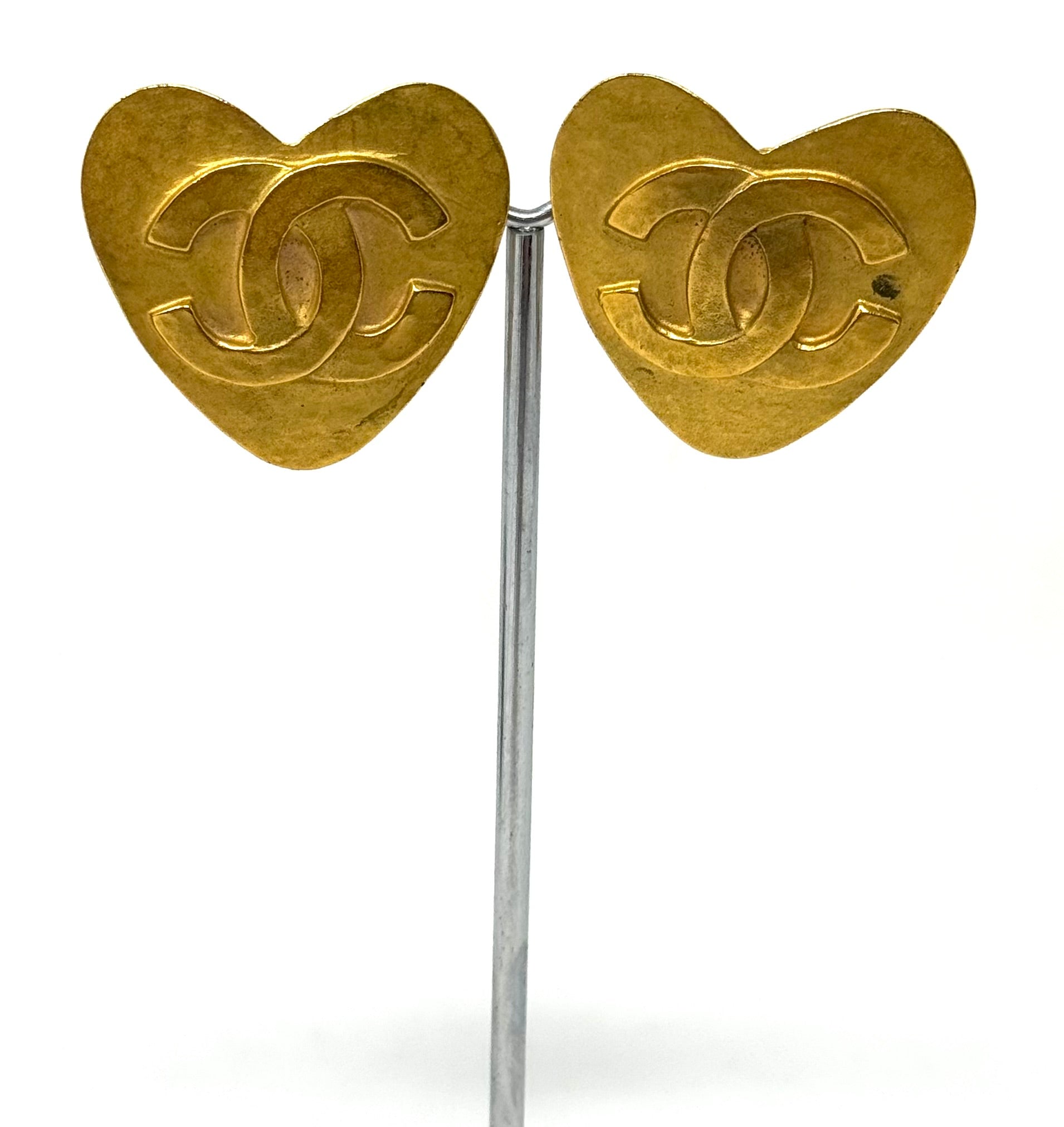 CHANEL-1995 Vintage Heart Earrings