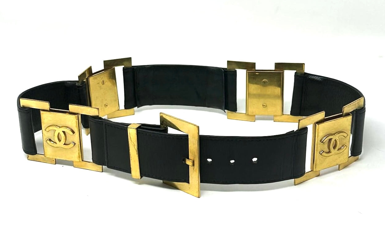 CHANEL-Black/Gold Vintage Belt-Size 75