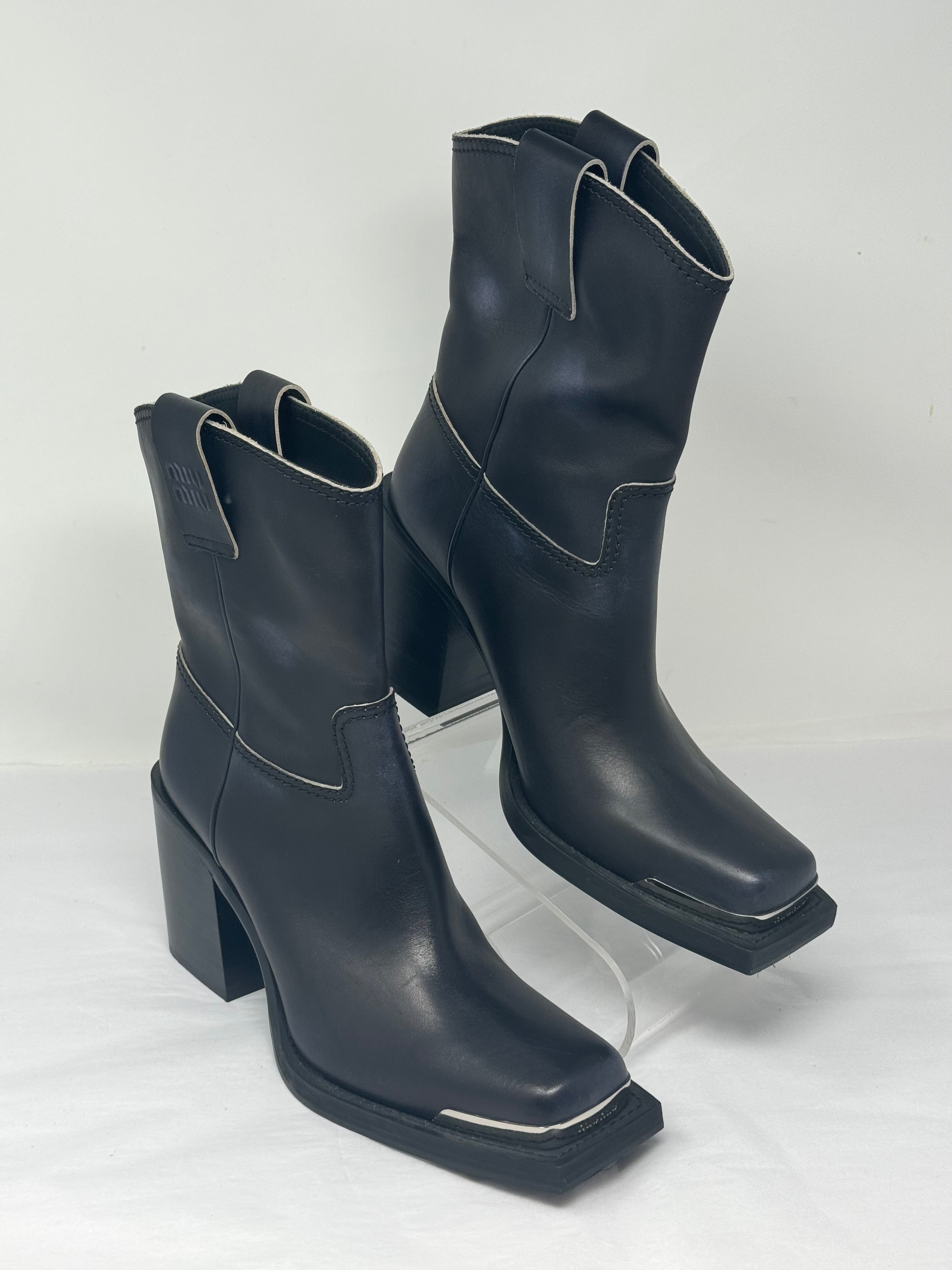 MIUMIU★素敵！BLACK NAPLAK STRETCH ANKLE BOOT MIU MIU Stretch-Knit Ankle Boots | endource
