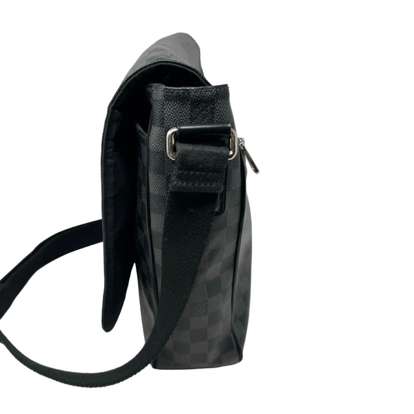 LOUIS VUITTON-Graphite MM District Bag