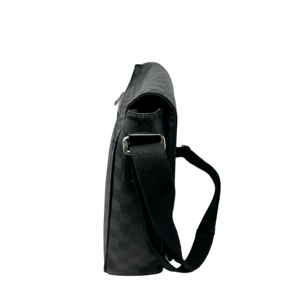 LOUIS VUITTON-Graphite MM District Bag